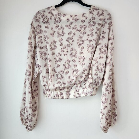 ASTR The Label Floral Blouse Top Shirt White Purple Flowy Women's M - Picture 2 of 9
